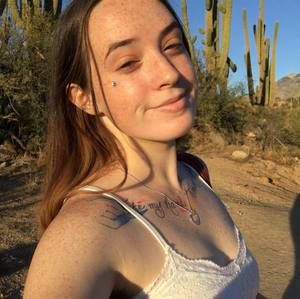 Meet your Posher, Scarlette